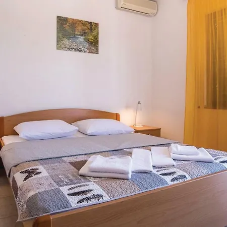 Two-bedroom In Komarna Appartement