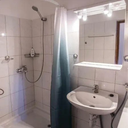 Two-bedroom In Komarna Appartement *